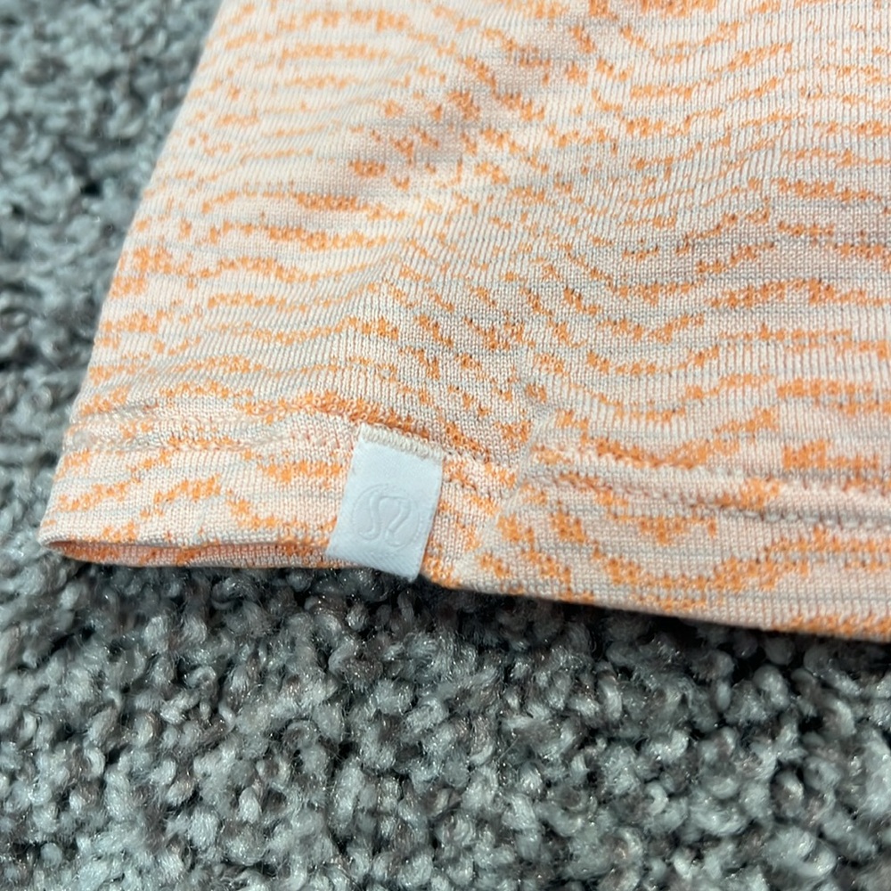 EUC Lululemon Crop Tee in Neon Orange Pattern Sz 8 - Picture 3 of 3